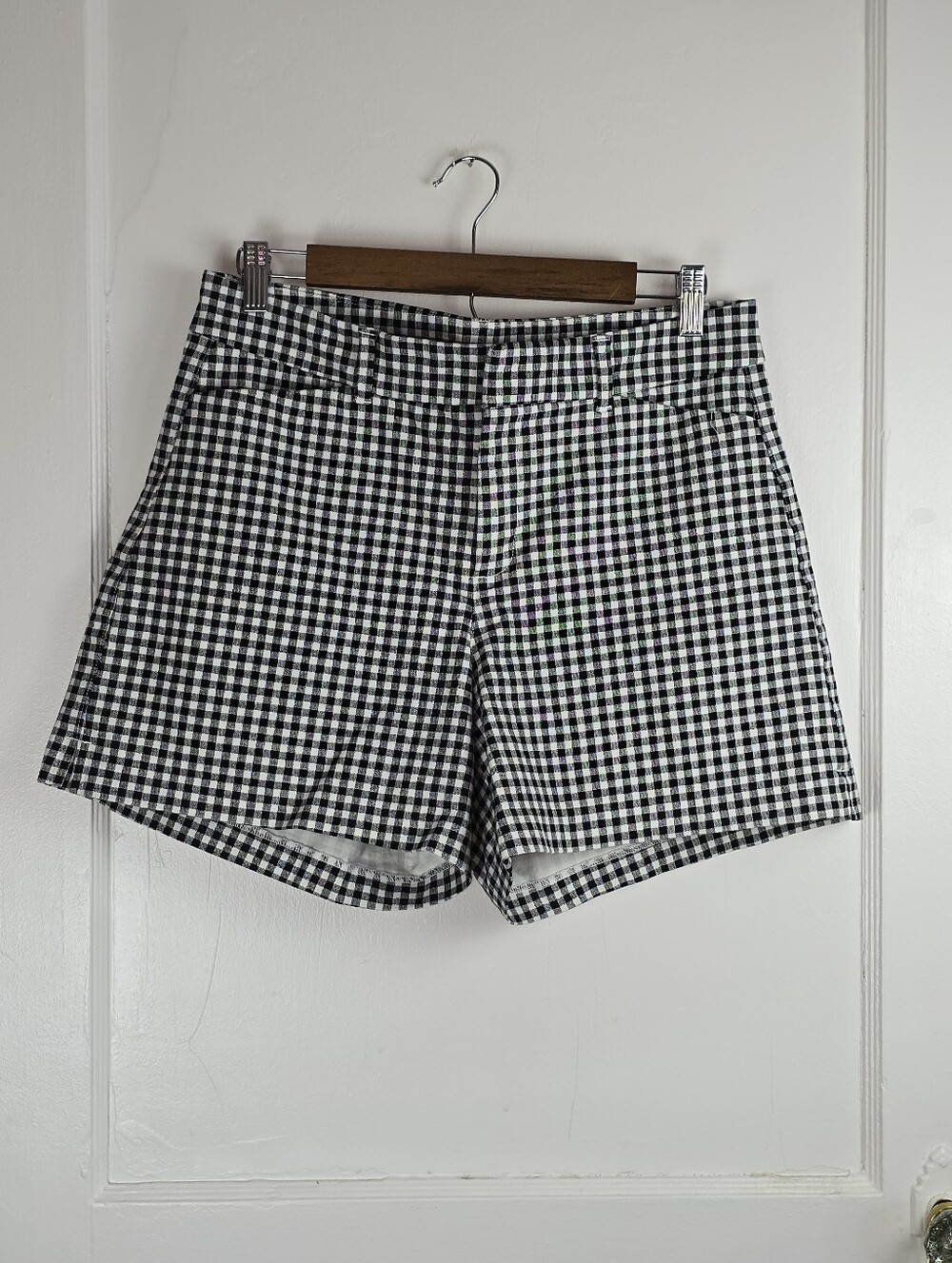 Old Navy Black and White Gingham High Rise 5" Pixie Shorts Like New 10 - Picture 1 of 7